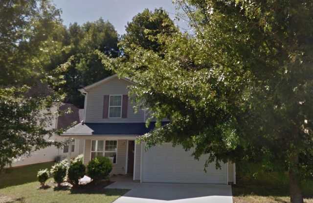 4 bedrooms 2.5 baths home in Locust Grove