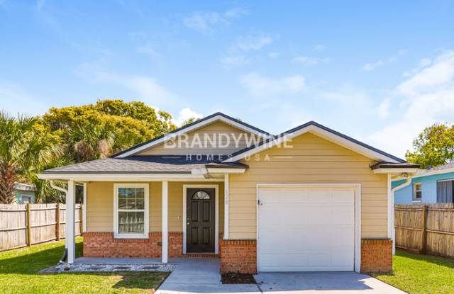 628 4th Avenue South