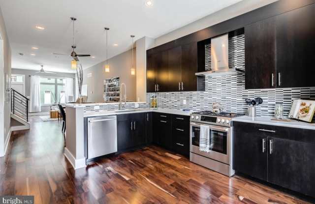 Photo of 740 S CHRIS COLUMBUS BOULEVARD