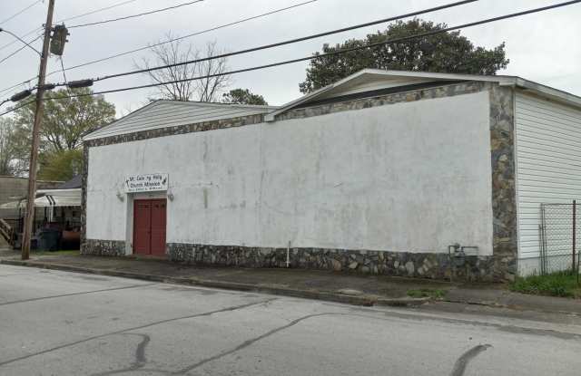 915 Tower Hill Road