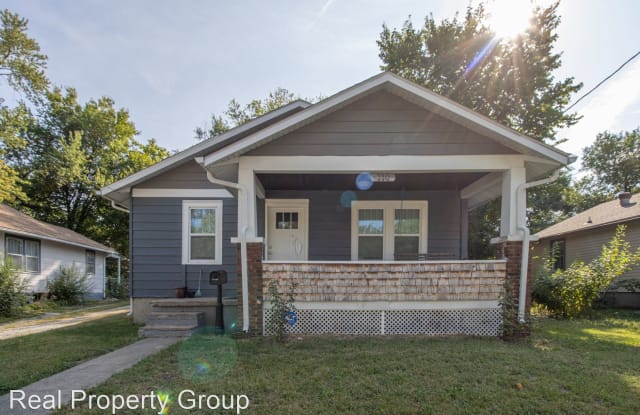 110 McBaine Ave - 110 McBaine Avenue, Columbia, MO 65203