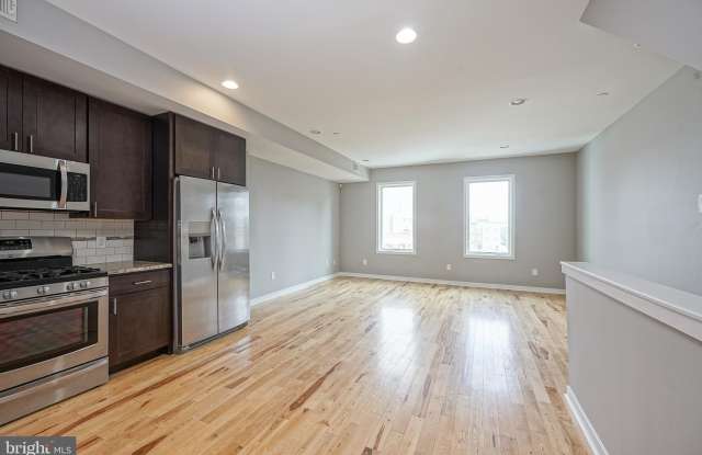 Photo of 1011 GERMANTOWN Avenue unit: B
