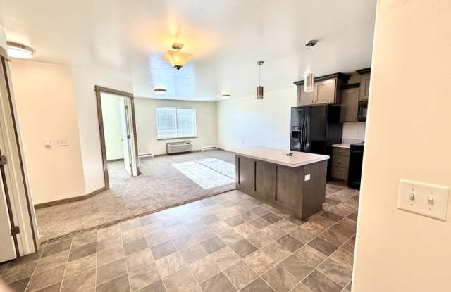 Photo of 901 Gibbon Rd -1