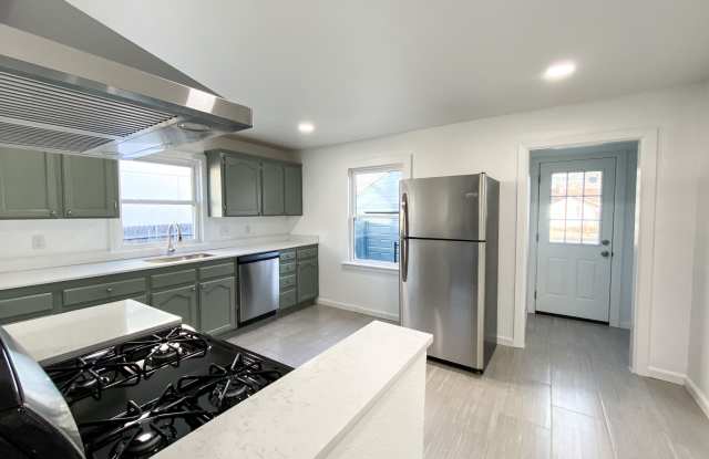 Photo of 3509 E 4th St