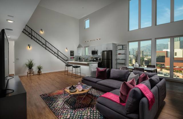 Onyx Glendale