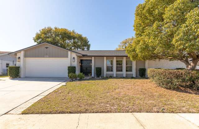 Beautiful POOL home in Longwood in LOCATION, LOCATION, LOCATION!