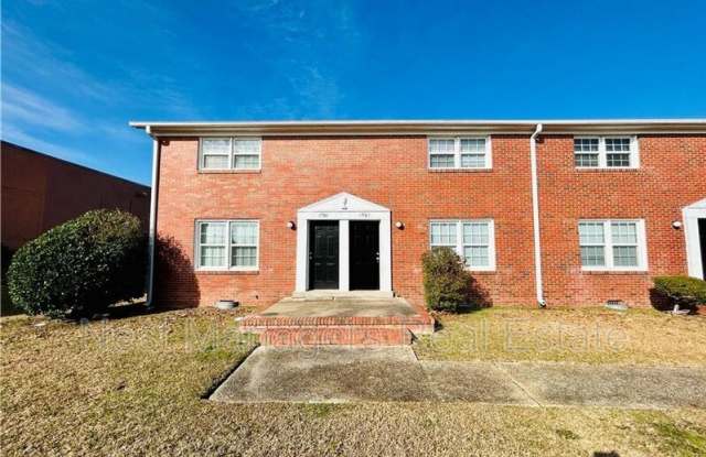 1922 King George Drive