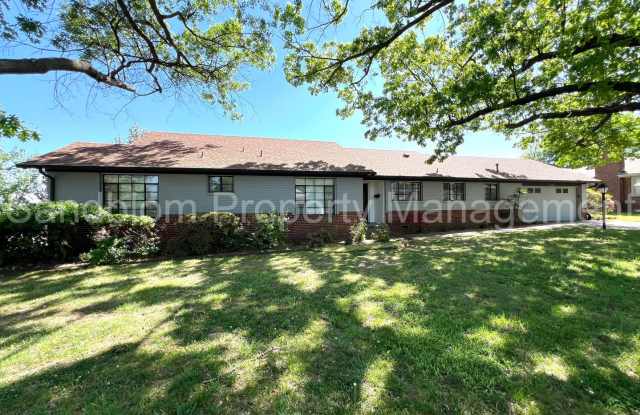 For Lease | Midtown Tulsa | Available Now!