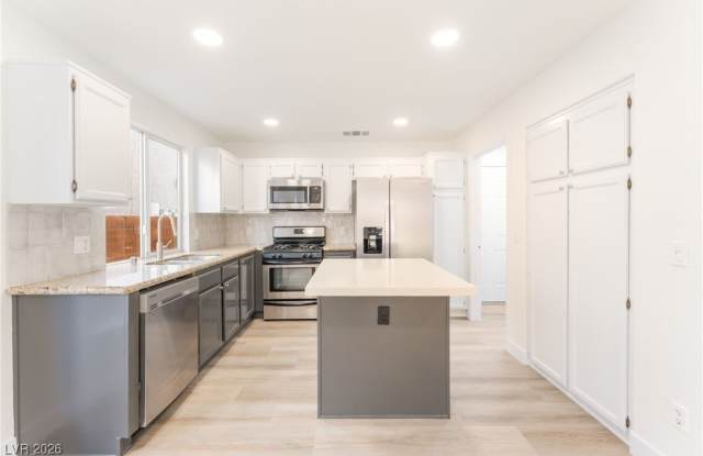 1813 Navajo Lake Way