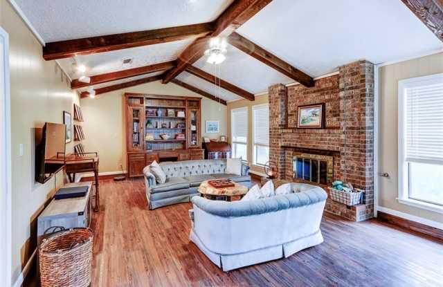 2727 Jennifer Circle