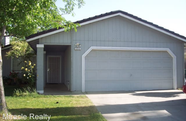 1312 Sherwood - 1312 West Sherwood Way, Madera, CA 93638