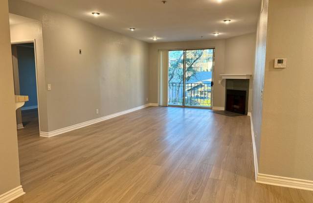 Photo of HUGE 2BD/2BA Bankers Hill Condo! ASSIGNED GARAGE PARKING! POOL!