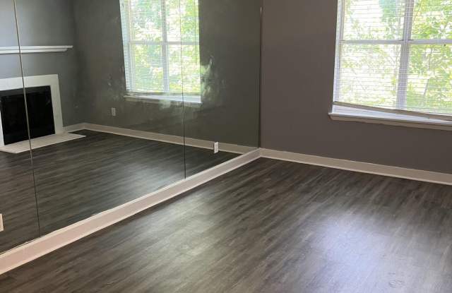 Photo of 421 Redding Road unit: 57