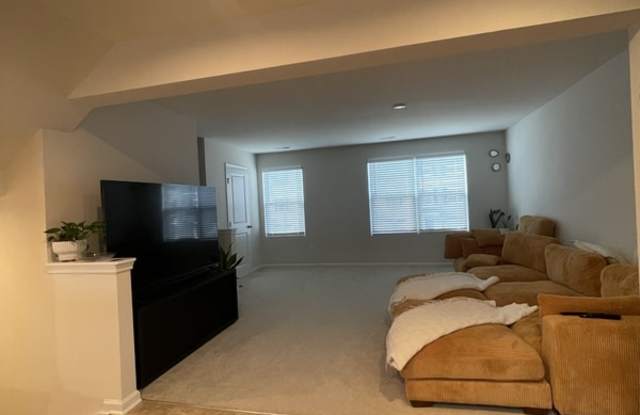 29 Verdant Leaf Way - 1 2*