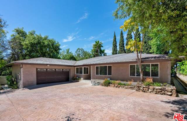 15701 Royal Ridge Rd