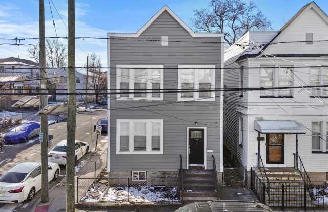 Photo of 105 WOODLAWN AVE