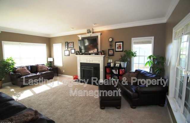 950 Wellesley Place Dr