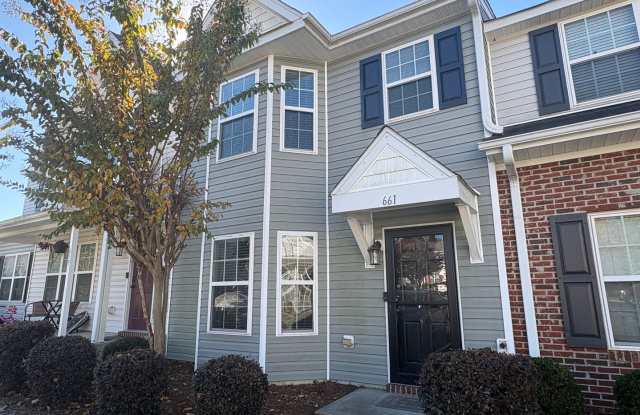 Photo of 2 Bedroom, 2.5 Bathroom Townhouse in Greensboro!