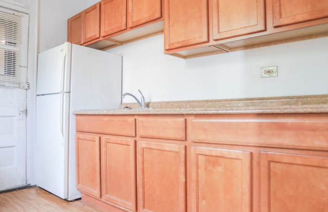 4246 North Francisco