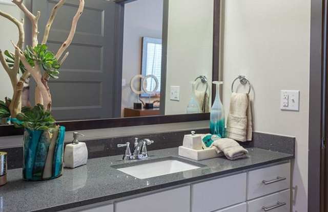 2820 E Martin Luther King Blvd