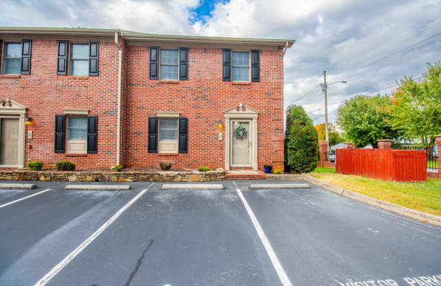 Beautiful 2 Bed, 2.5 Bath Condo in Johnson City