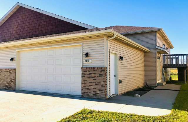 4 Bedroom Townhome!