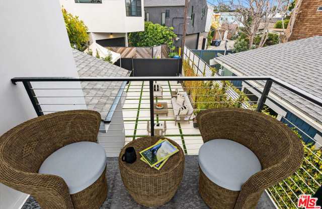 Photo of 1306 Cabrillo Avenue