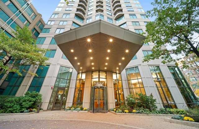 Photo of 400 N LASALLE Street