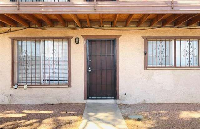 595 S Royal Crest Circle