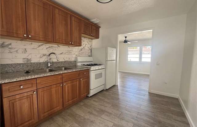 Photo of 146 N Parker