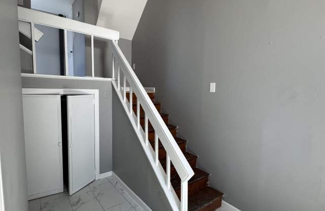 Photo of 30 Davis Street