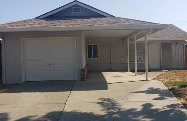 Come See Today! - 1318 Cleveland Street, Fairfield, CA 94533