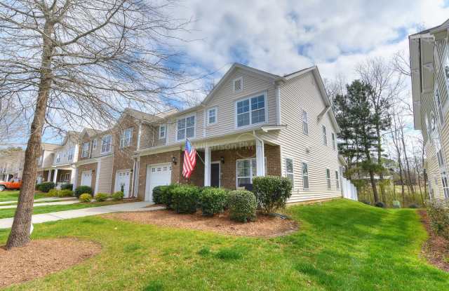 Big  Nice 3Br/2.5Bth Townhome in Steele Creek by Harris Teeter Shopping Center