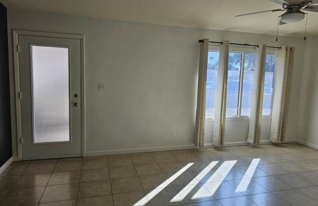 2428 E LA JOLLA Drive