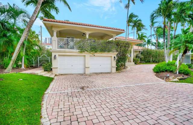 290 E FERN Drive