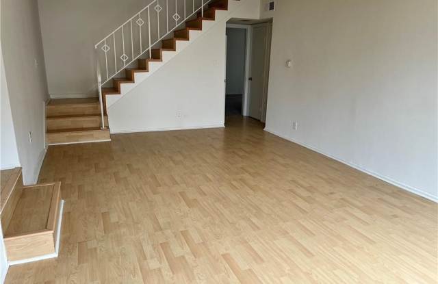 859 S Shenandoah Street