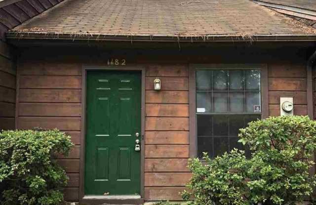 Photo of 1182 High Road