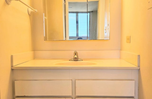 Punahou Pulelehua 2 Bedroom 1 Bathroom 1 Parking 15th Floor Condominium