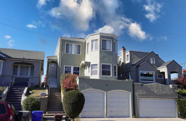 1925 Charming Oakland Duplex!