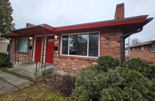 1220 E Baldwin