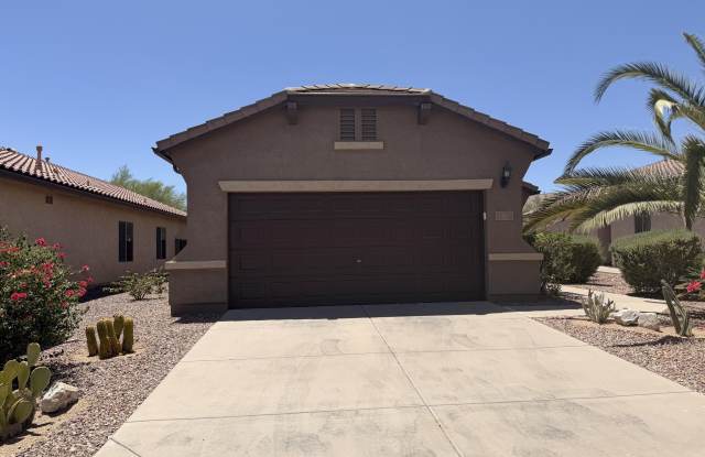 2312 N HUDSON Drive