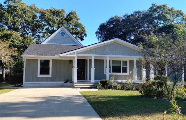 710 Yucca Ave.