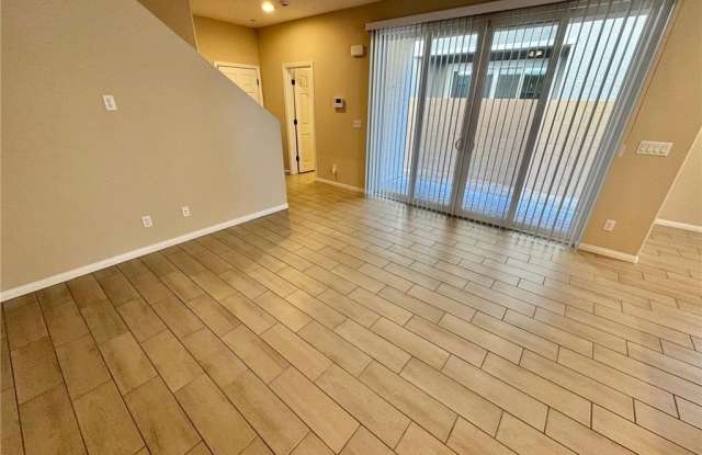 4565 Queens Hill Street