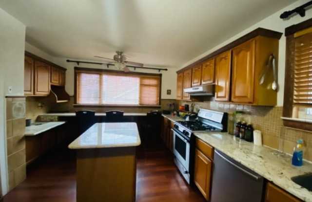 94 Woodbine Ave