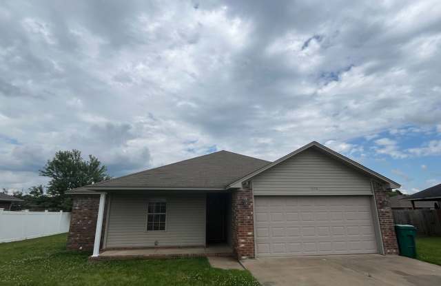 1528 E 11th Cove