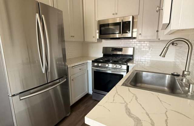 204 & 206 W. Yanonali St. - 206-5