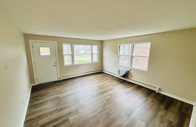 1009 Victoria Street unit: 1N