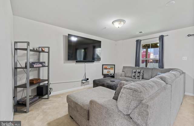 583 FOX RIVER HILLS Way