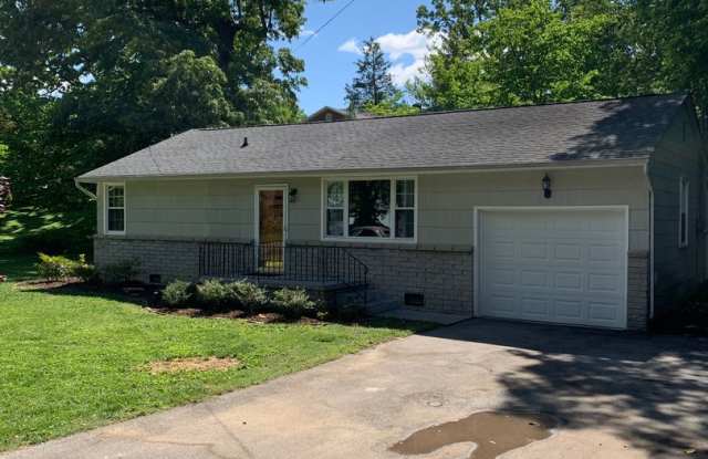 Photo of City of Maryville, 3 bedroom near parks and schools, lawn care included - Call Troy Adams at 865-233-6949