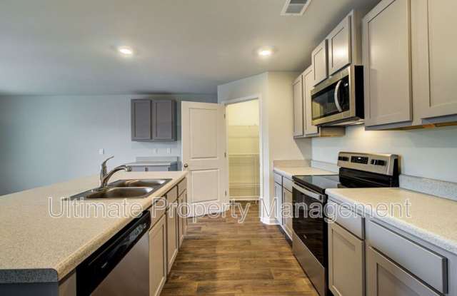 1823 Fox Trace Circle